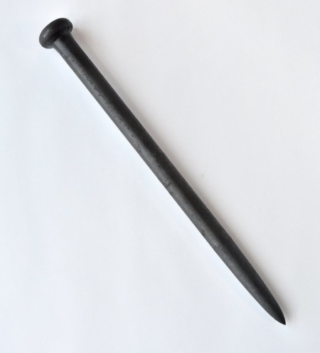 560mm  Single head stakes